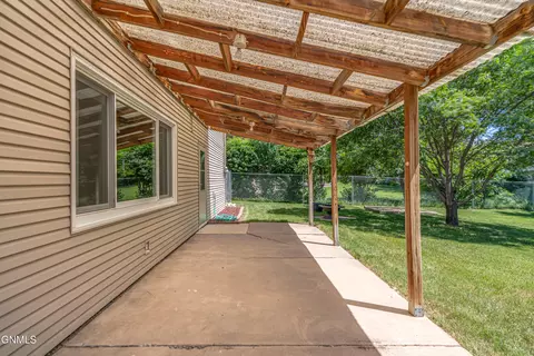 Exterior - 209 Owens Ave E, Bismarck, ND 58501 photo 13 of 14