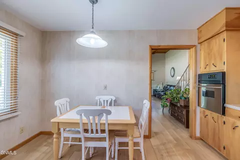 Dining - 209 Owens Ave E, Bismarck, ND 58501 photo 2 of 3