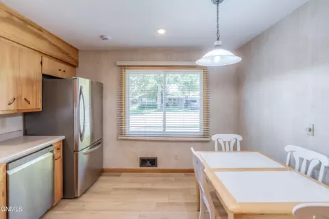 Kitchen - 209 Owens Ave E, Bismarck, ND 58501 photo 2 of 8