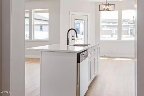 Kitchen - 3313 34th St W, Williston, ND 58801 photo 5 of 5