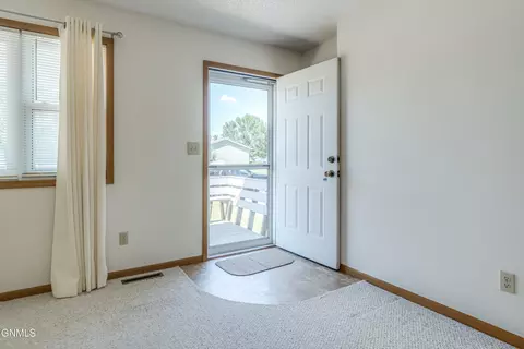 Entry Way - 41 Custer Dr, Lincoln, ND 58504 photo 1 of 5