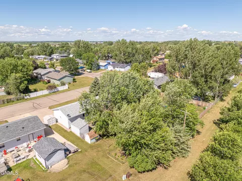 View/Area - 41 Custer Dr, Lincoln, ND 58504 photo 10 of 12