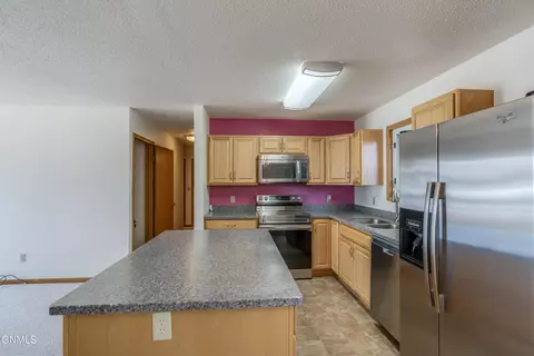 Kitchen - 41 Custer Dr, Lincoln, ND 58504 photo 4 of 8