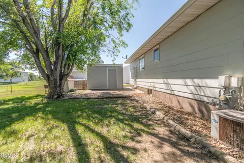 Exterior - 41 Custer Dr, Lincoln, ND 58504 photo 7 of 10