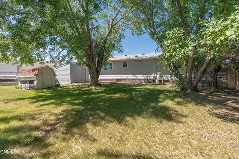 Exterior - 41 Custer Dr, Lincoln, ND 58504 photo 6 of 10