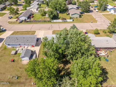 View/Area - 41 Custer Dr, Lincoln, ND 58504 photo 12 of 12
