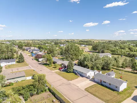 View/Area - 41 Custer Dr, Lincoln, ND 58504 photo 3 of 12