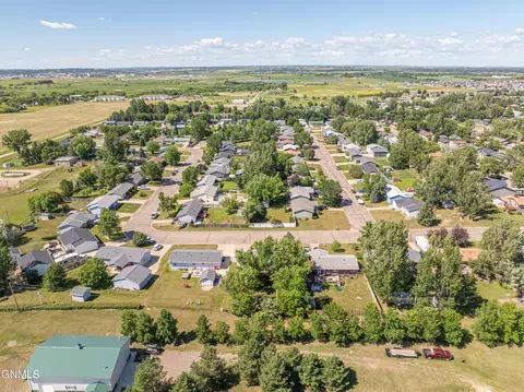 View/Area - 41 Custer Dr, Lincoln, ND 58504 photo 8 of 12