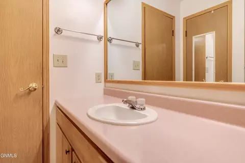 Bath - 41 Custer Dr, Lincoln, ND 58504 photo 4 of 8