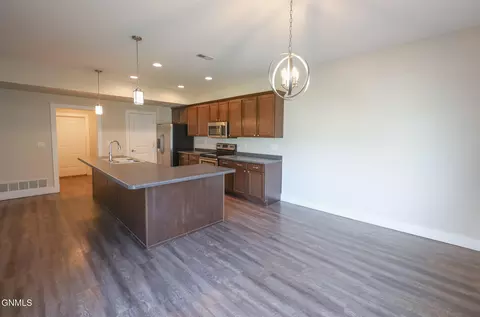 Kitchen - 2727 28th St W, Williston, ND 58801 photo 1 of 2