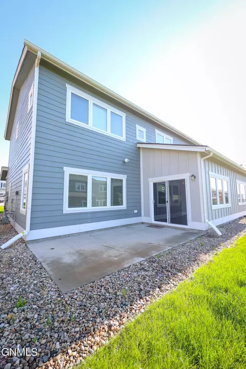 Exterior - 2727 28th St W, Williston, ND 58801 photo 2 of 2