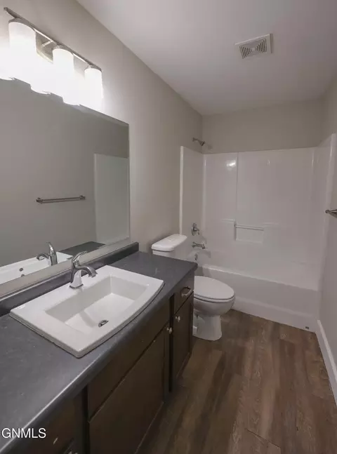 Bath - 2727 28th St W, Williston, ND 58801 photo 7 of 7