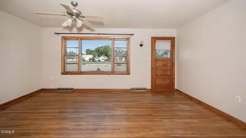 Living - 309 Chaffee Row, Beulah, ND 58523 photo 2 of 3