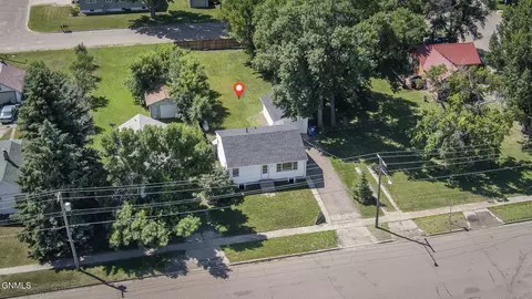 View/Area - 309 Chaffee Row, Beulah, ND 58523 photo 2 of 6