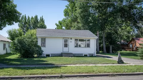 Exterior - 309 Chaffee Row, Beulah, ND 58523 photo 4 of 4