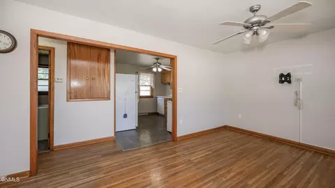 Living - 309 Chaffee Row, Beulah, ND 58523 photo 1 of 3