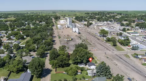 View/Area - 309 Chaffee Row, Beulah, ND 58523 photo 5 of 6