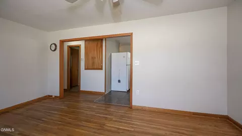 Living - 309 Chaffee Row, Beulah, ND 58523 photo 3 of 3