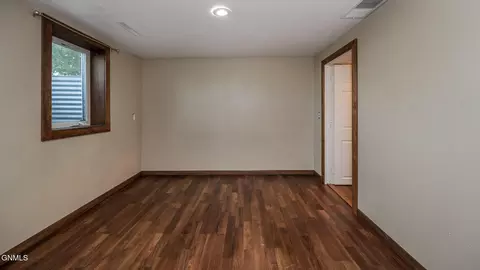Bedroom - 309 Chaffee Row, Beulah, ND 58523 photo 4 of 5