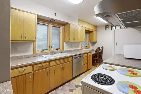 504 15th Ave W, Williston, ND 58801 photo 14