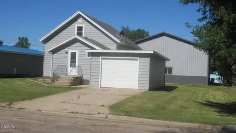 412 2nd St E, Mcclusky, ND 58463