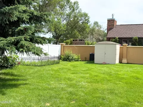 Exterior - 113 23rd St E, Williston, ND 58801 photo 2 of 2
