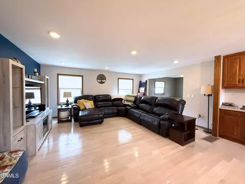 Living - 113 23rd St E, Williston, ND 58801 photo 1 of 3