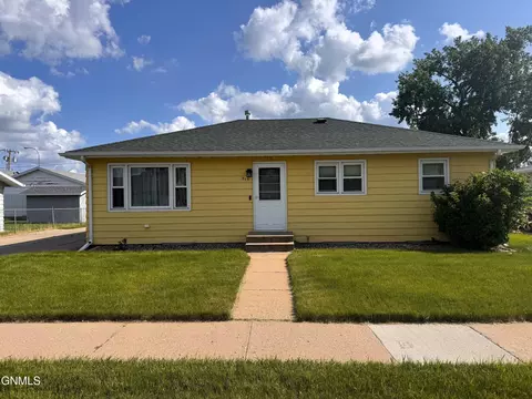 315 Ingals Ave, Bismarck, ND 58504