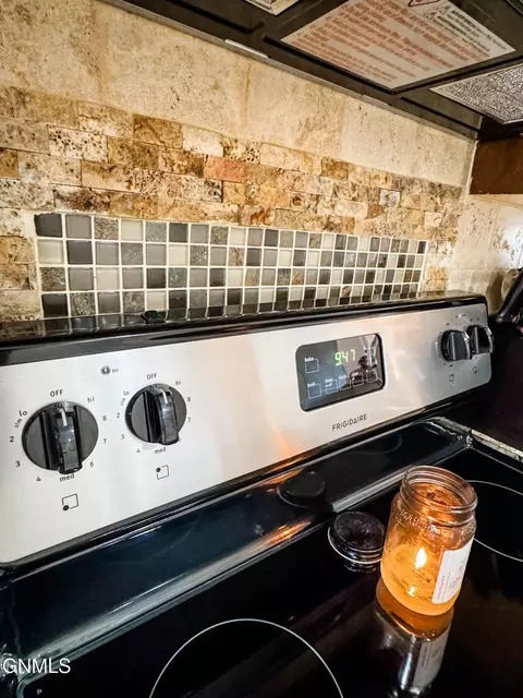 Kitchen - 423 5th Ave W, Williston, ND 58801 photo 2 of 4