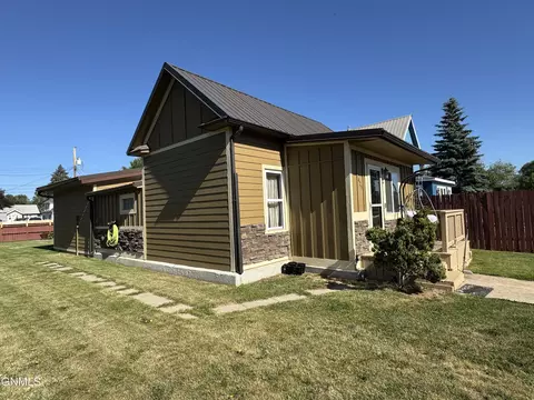423 5th Ave W, Williston, ND 58801
