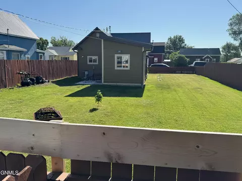 Exterior - 423 5th Ave W, Williston, ND 58801 photo 1 of 2