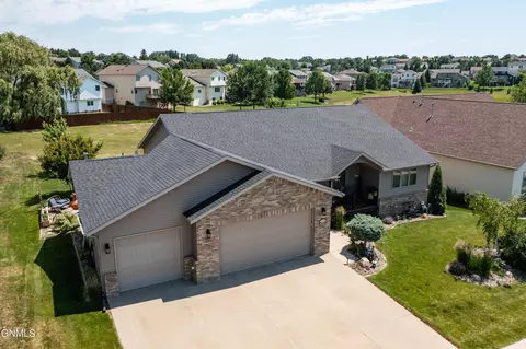 4319 Valley Dr, Bismarck, ND 58503