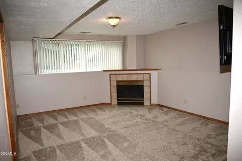 701 E Wachter Ave, Bismarck, ND 58504 photo 29