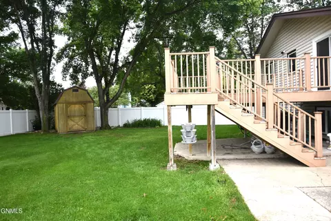 701 E Wachter Ave, Bismarck, ND 58504 photo 8
