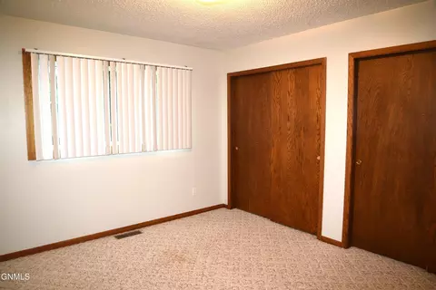 701 E Wachter Ave, Bismarck, ND 58504 photo 24