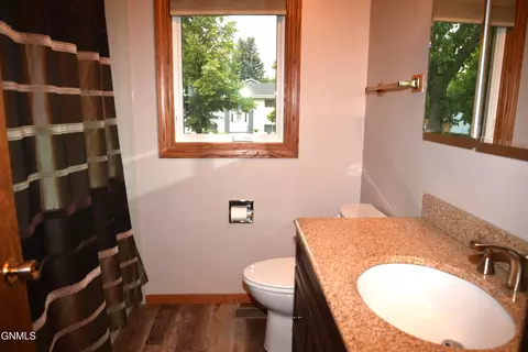 701 E Wachter Ave, Bismarck, ND 58504 photo 26