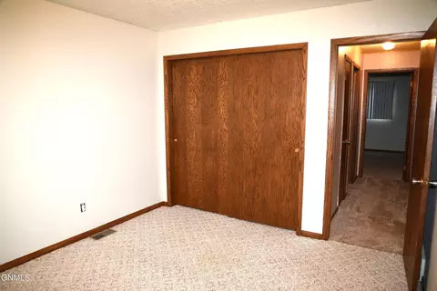 701 E Wachter Ave, Bismarck, ND 58504 photo 22