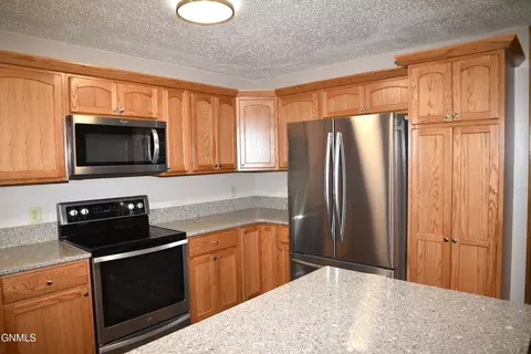 701 E Wachter Ave, Bismarck, ND 58504 photo 15
