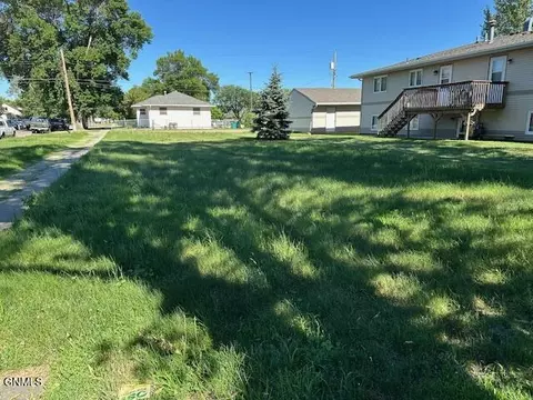 1201 E Thayer Ave, Bismarck, ND 58501 photo 4