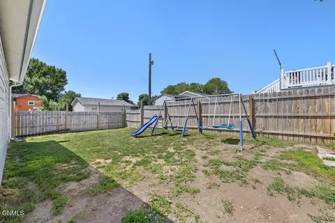 1719 29th St W, Williston, ND 58801 photo 7