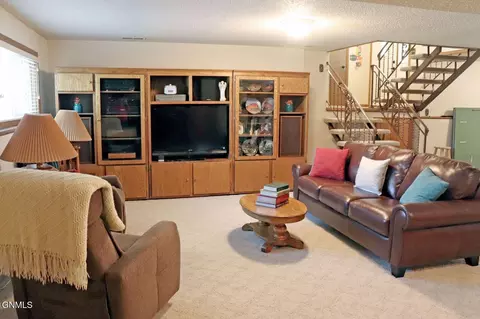 Living - 1948 Jackson Ave, Bismarck, ND 58501 photo 2 of 3