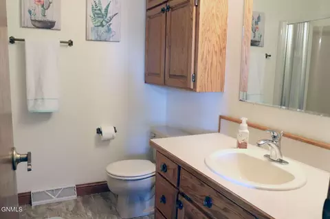 Bath - 1948 Jackson Ave, Bismarck, ND 58501 photo 1 of 2