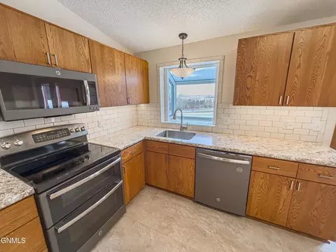 Kitchen - 4734 119th Rd NW, Epping, ND 58843 photo 4 of 6