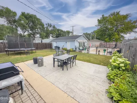 Exterior - 1606 8th Ave W, Williston, ND 58801 photo 5 of 16