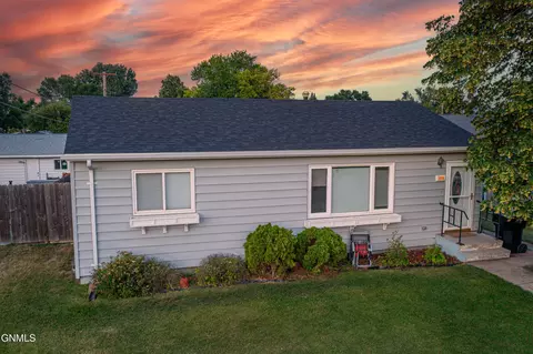1606 8th Ave W, Williston, ND 58801