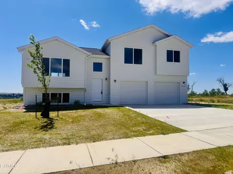 3201 10th Ave NE, Watford City, ND 58854