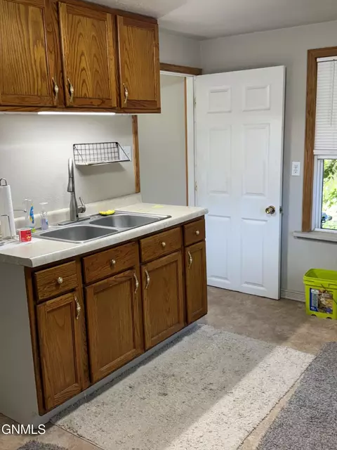 Kitchen - 14 9th St E, Dickinson, ND 58601 photo 1 of 1