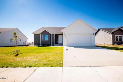 3317 10th Ave NE, Watford City, ND 58854