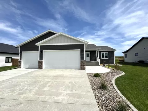 574 River Dr, Dickinson, ND 58601 photo 2