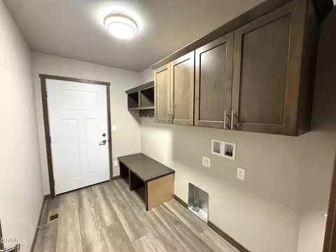 574 River Dr, Dickinson, ND 58601 photo 9
